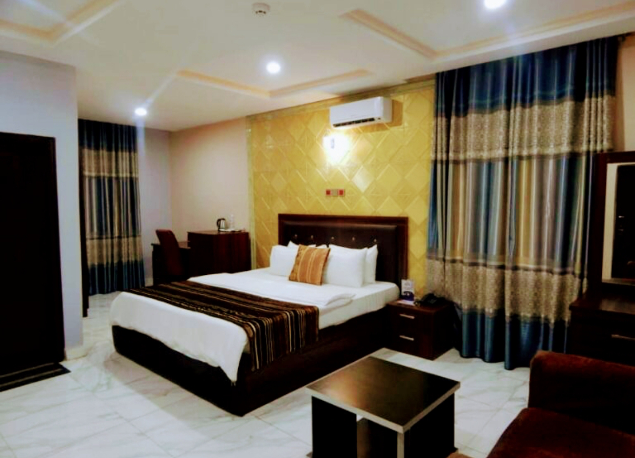 /web/uploads/116/Bchezz Hotel/room-photos/Standard room/standard.jpeg